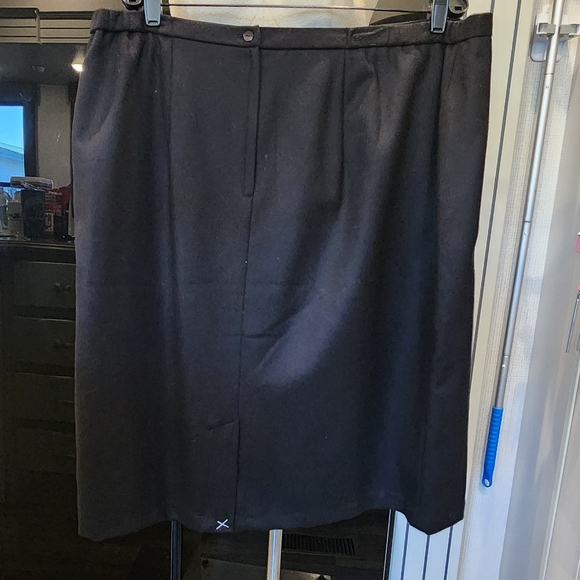 NWT'S SAG HARBOR 2PC SUIT JACKET/SKIRT - Picture 6 of 13